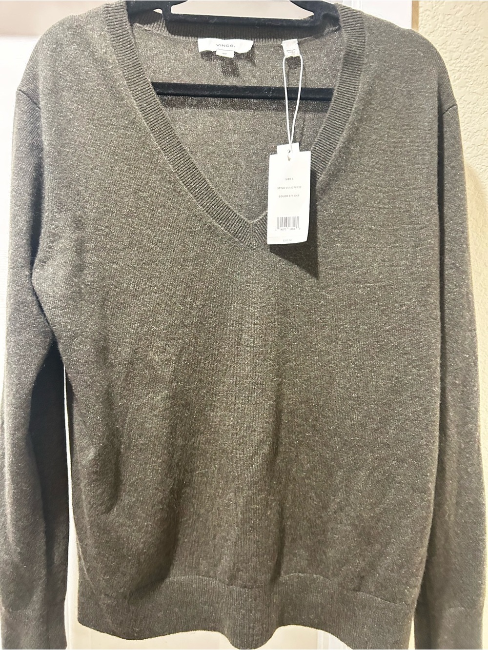 Vince Olive Green V-Neck Cashmere Sweater - Picture 6 of 9